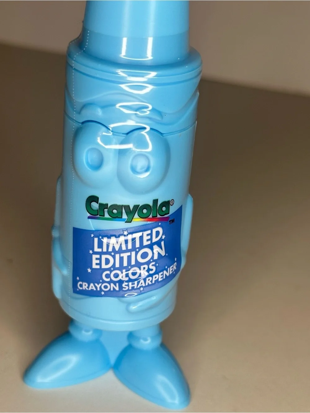 Crayola Limited Edition Blizzard Blue Retired Colors Crayon Sharpener Blizz NEW